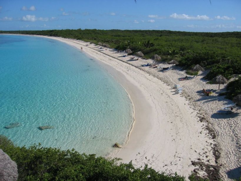 vegtelen_homokos_tengerpart